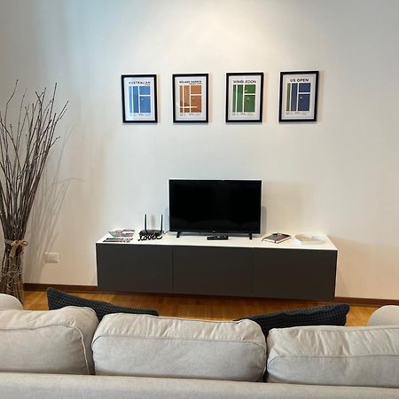 Game,Set And Love -Loft Nel Cuore Di Aosta Eksteriør billede