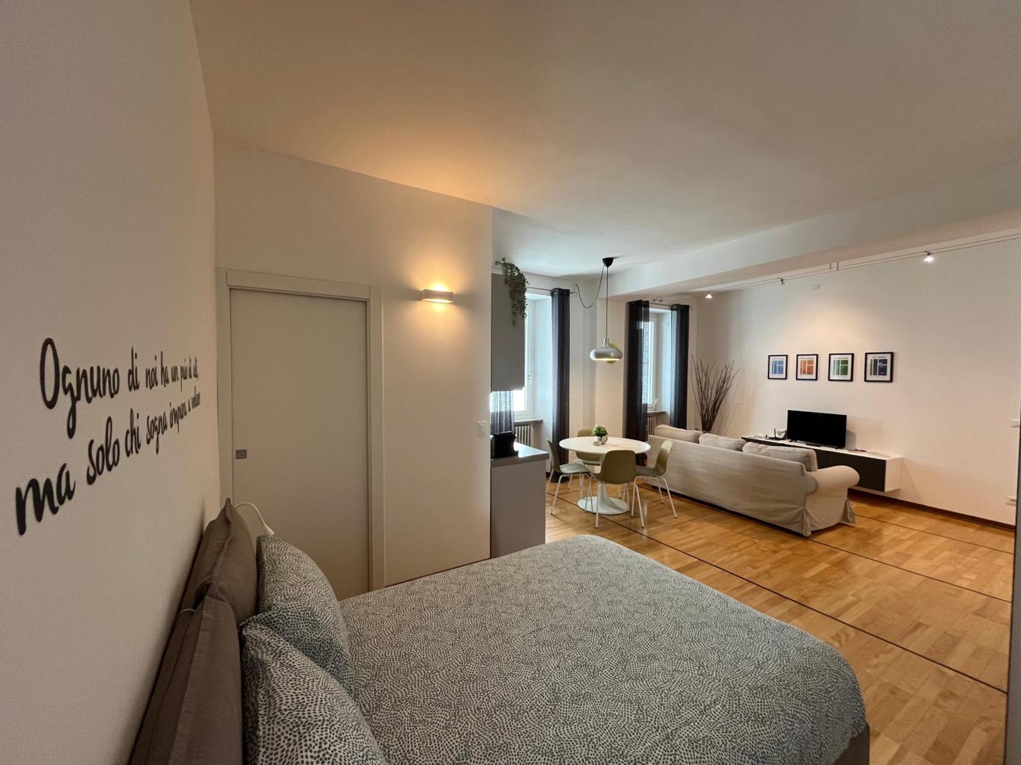 Game,Set And Love -Loft Nel Cuore Di Aosta Eksteriør billede
